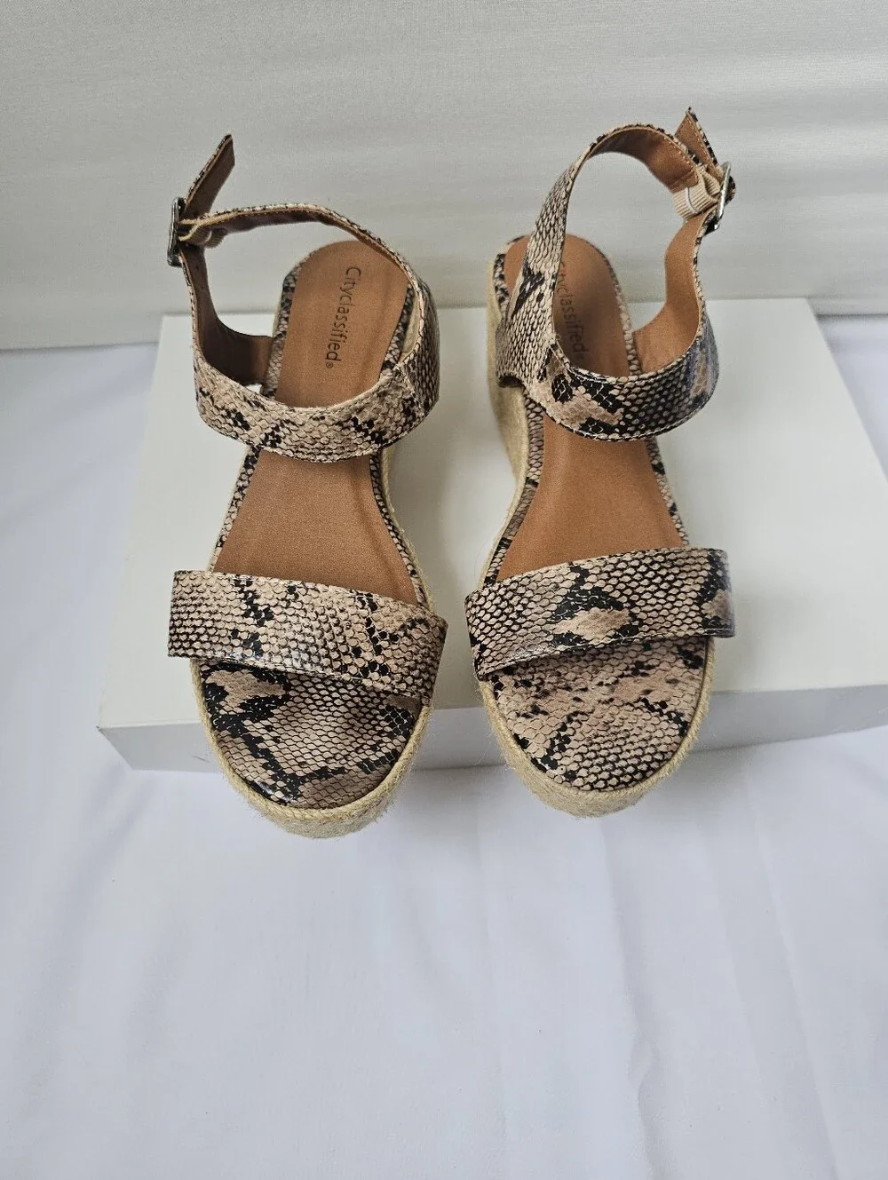 City Classified Snakeskin Espadrille Wedge Sandals Size 10